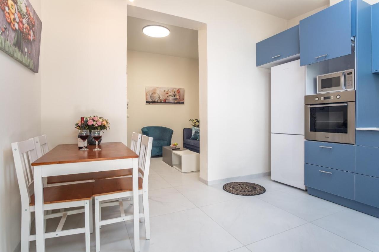 Port City Haifa - Luxury Apartments 50 Mtrs From The Beach Εξωτερικό φωτογραφία